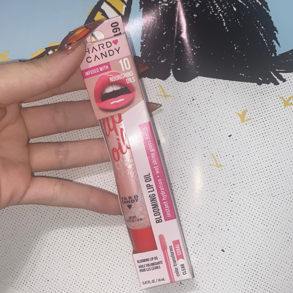 🎉HOST PICK 🎉 NEW IN BOX- HARD CANDY CALMING PEACH BLOOMING LIP OIL